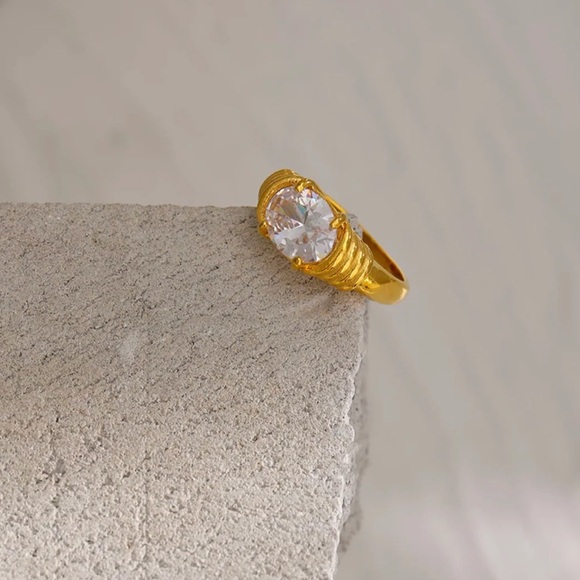 18K Gold Plated Ancient Heirloom Ring*White Topaz Swarovski Cubic Zirconia*JD - Picture 5 of 6